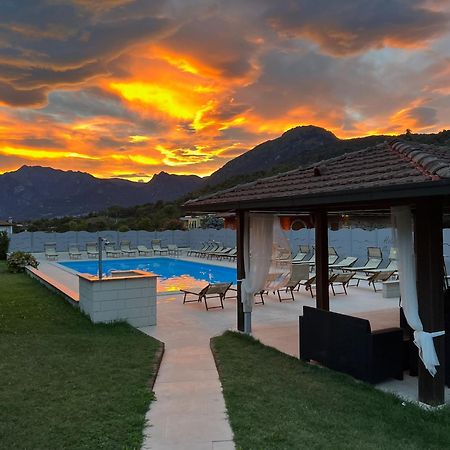 Hotel Merloni Grandola ed Uniti Екстериор снимка