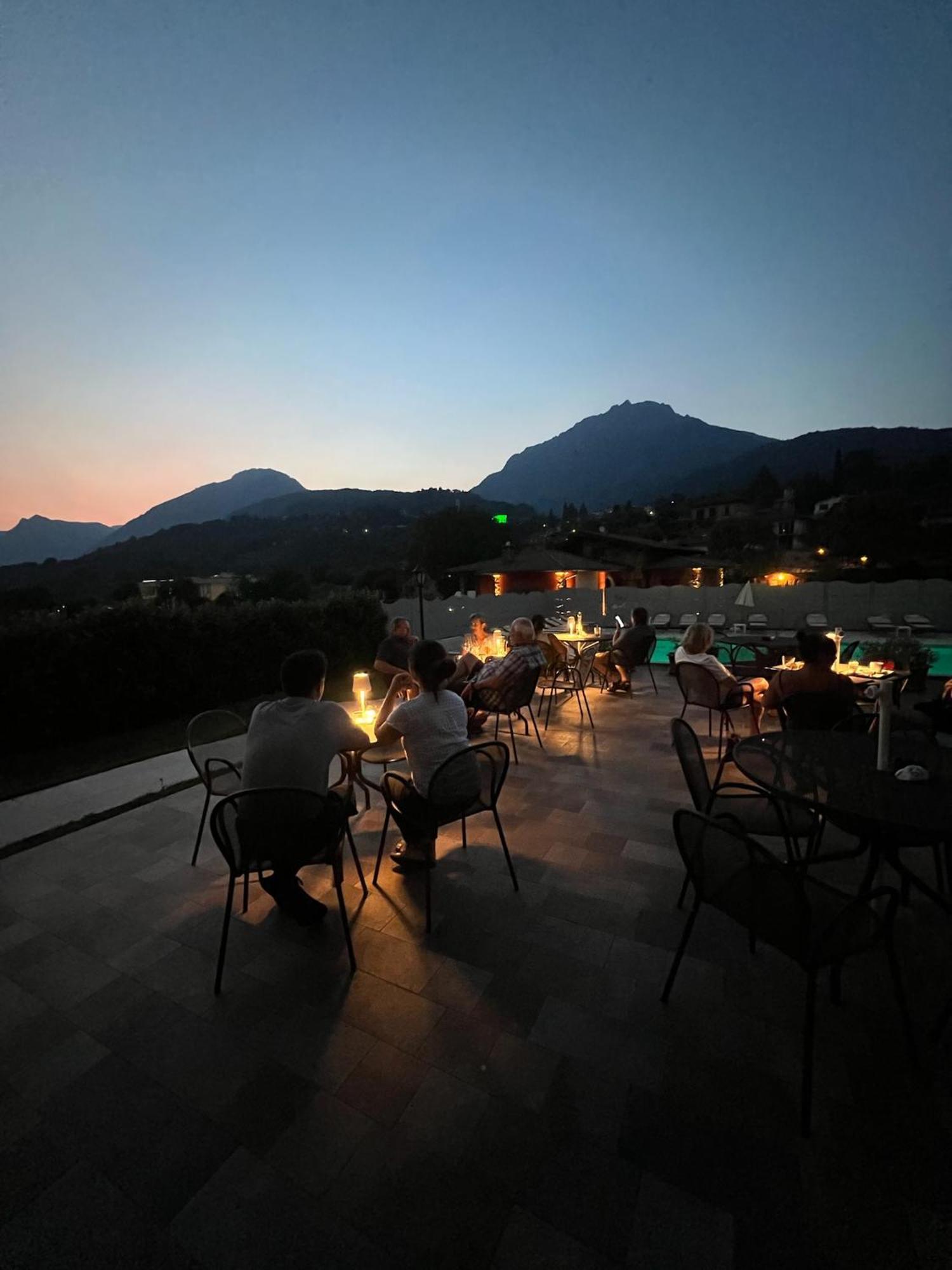 Hotel Merloni Grandola ed Uniti Екстериор снимка
