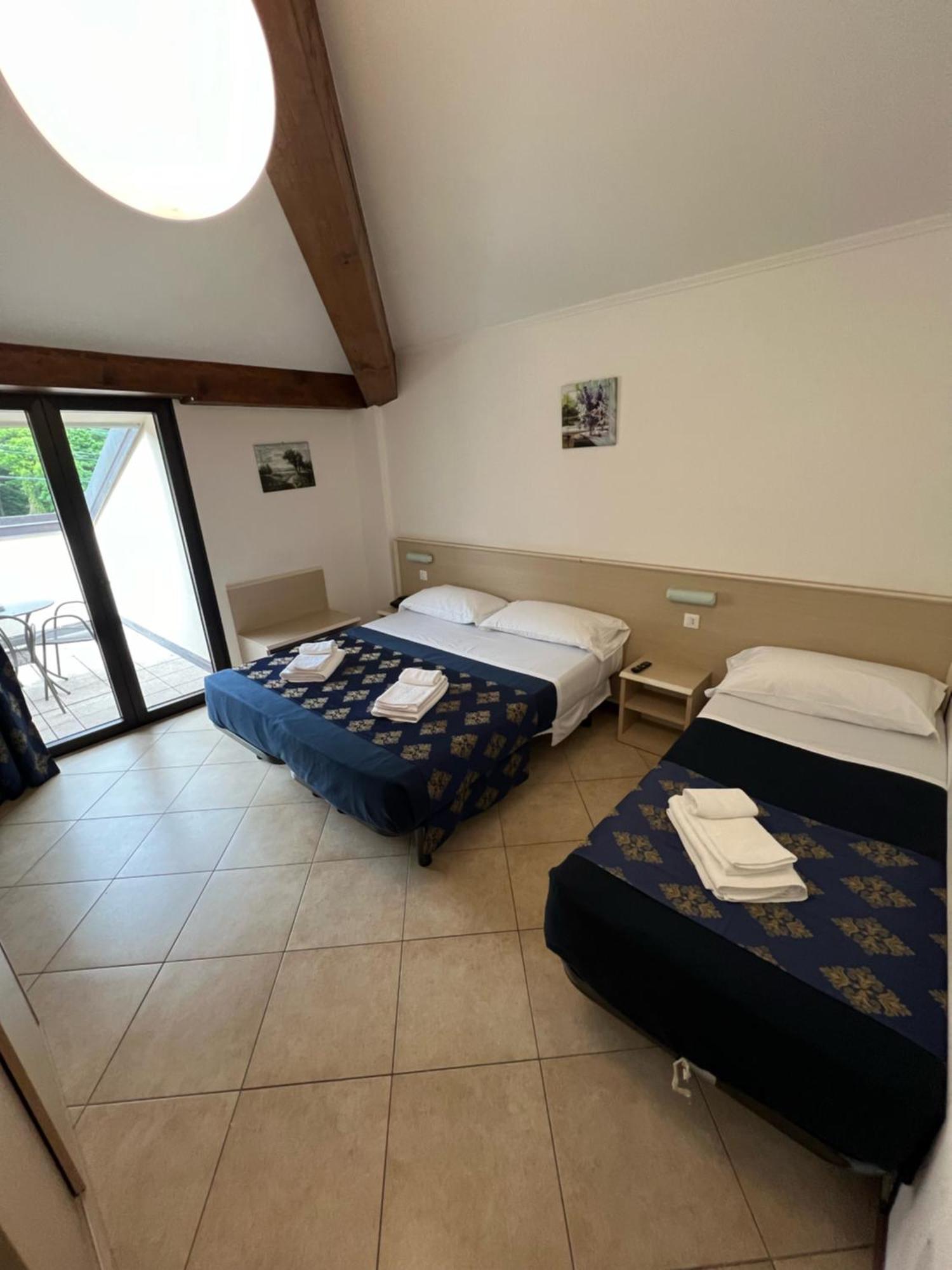 Hotel Merloni Grandola ed Uniti Екстериор снимка