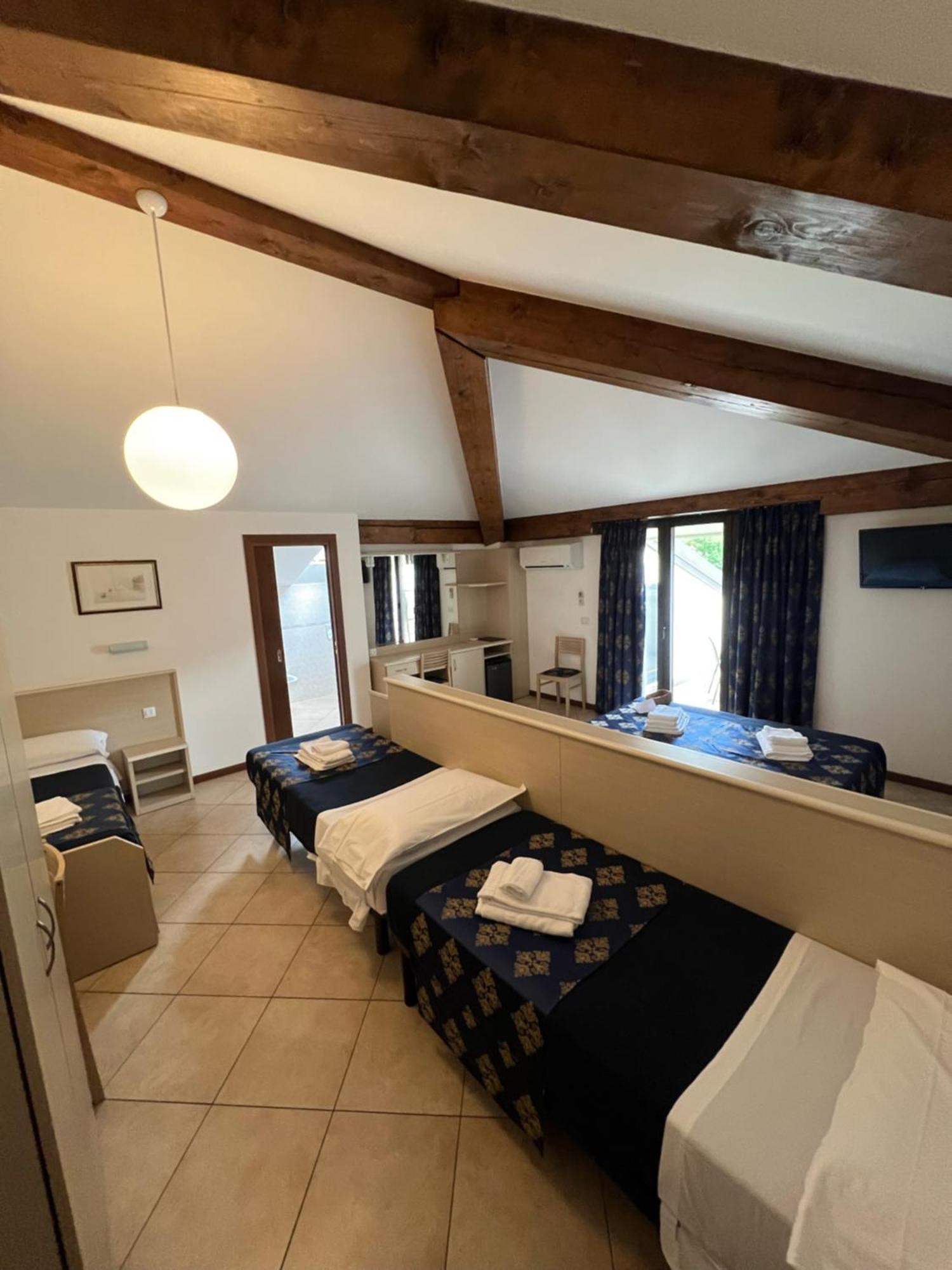 Hotel Merloni Grandola ed Uniti Екстериор снимка